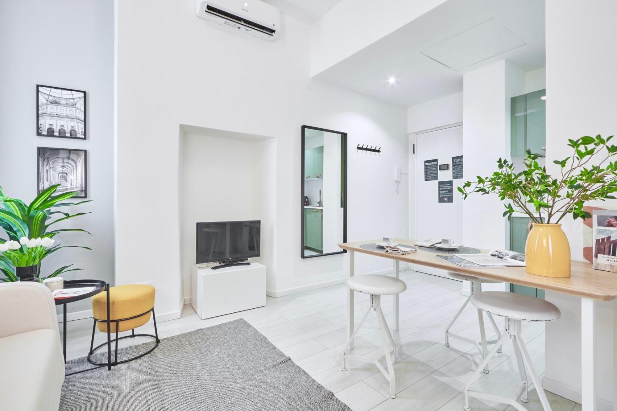 Elegante Appartamento Minimal Dai Tocchi Botanici 밀라노 외부 사진